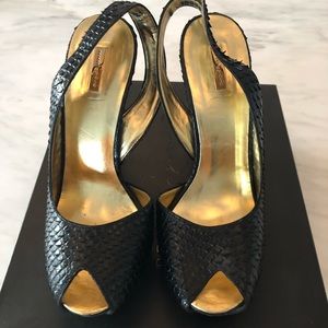Gorgeous leather snakeskin heels. Worn once!
